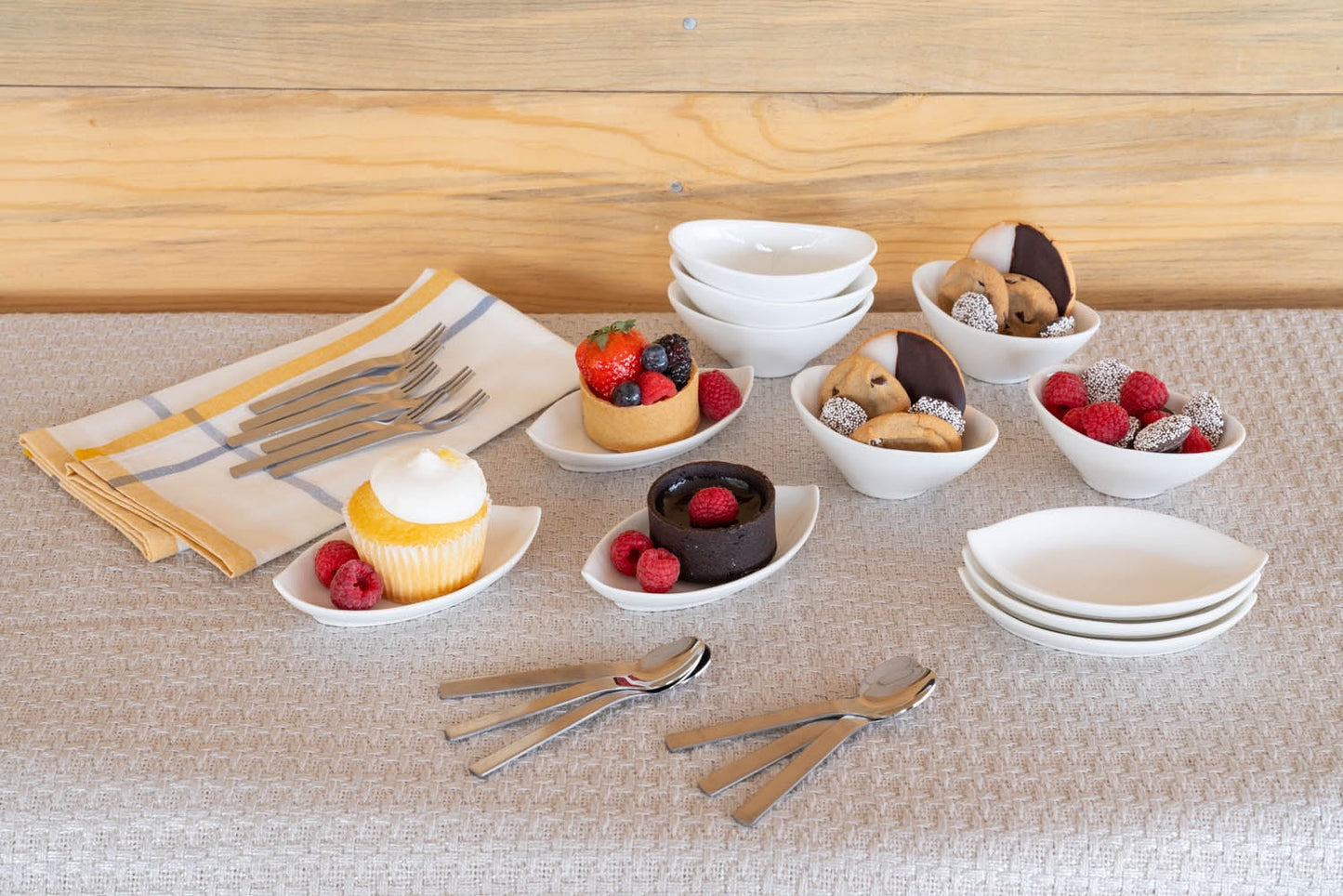 10 Strawberry Street 24-Piece Oval Tidbit Serving Set with Mini Utensils, White