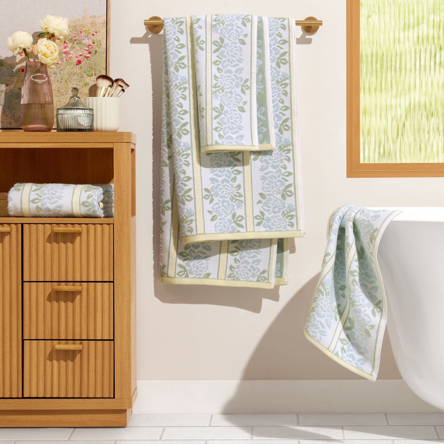 Beautiful by Drew Barrymore 4-Piece Wallpaper Bath Towel Set, Soft 100% Cotton, Halo