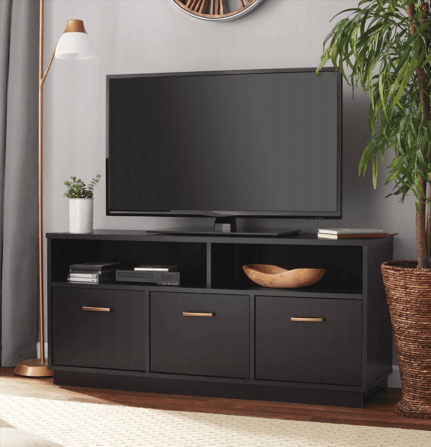 Mainstays Consola para TV de 3 Puertas para TVs de hasta 50", Acabado en Madera Negra