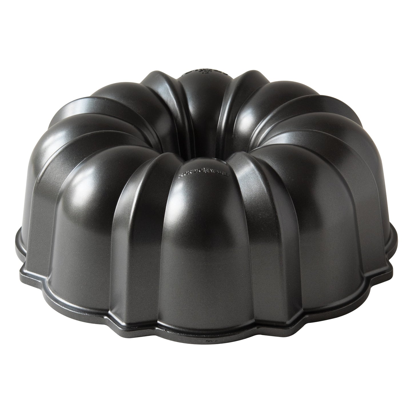 Nordic Ware ProCast 12 Cup Nonstick Cast Aluminum Bundt Cake Pan, Graphite