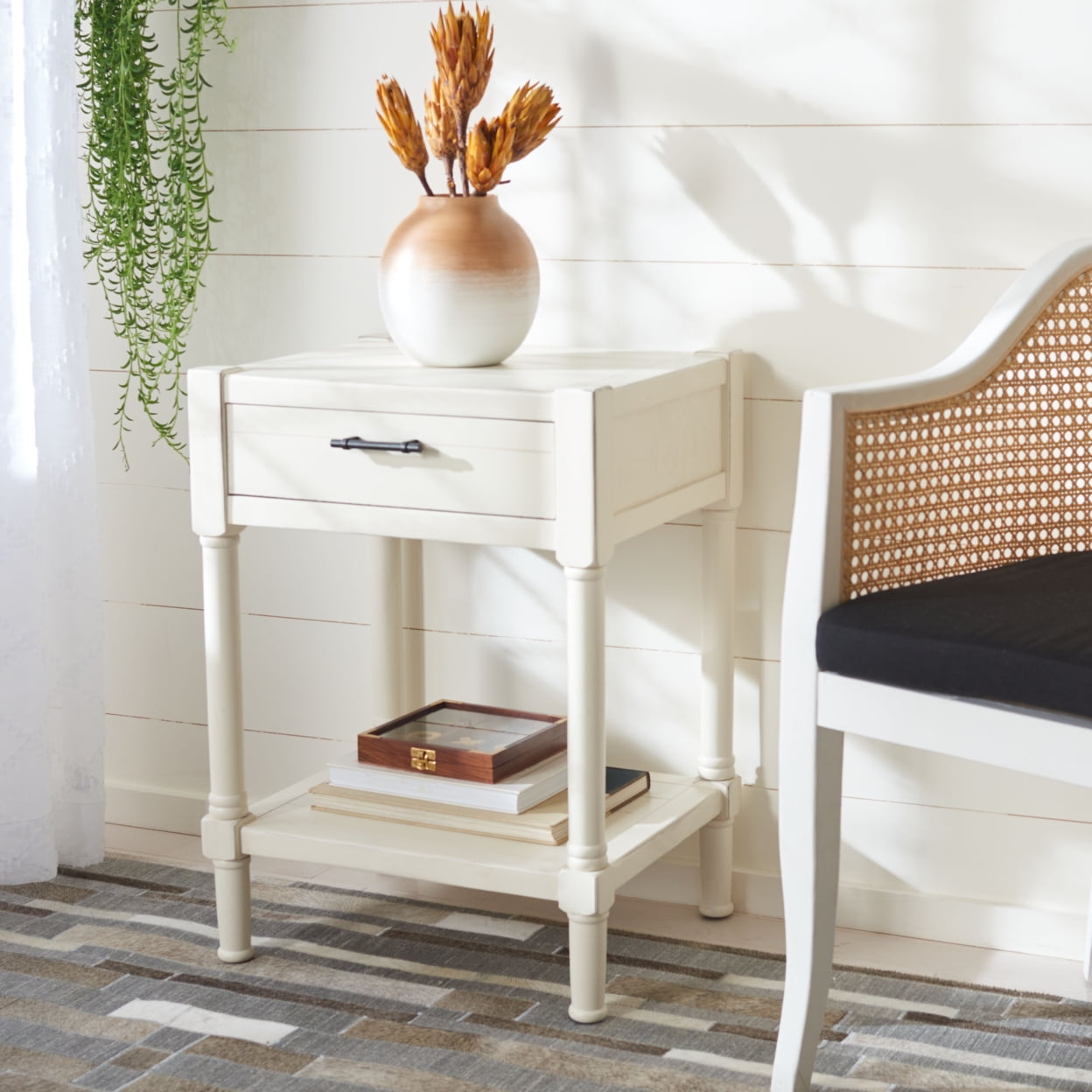 SAFAVIEH Filbert Solid Rustic 1 Drawer Accent Table, Distressed White