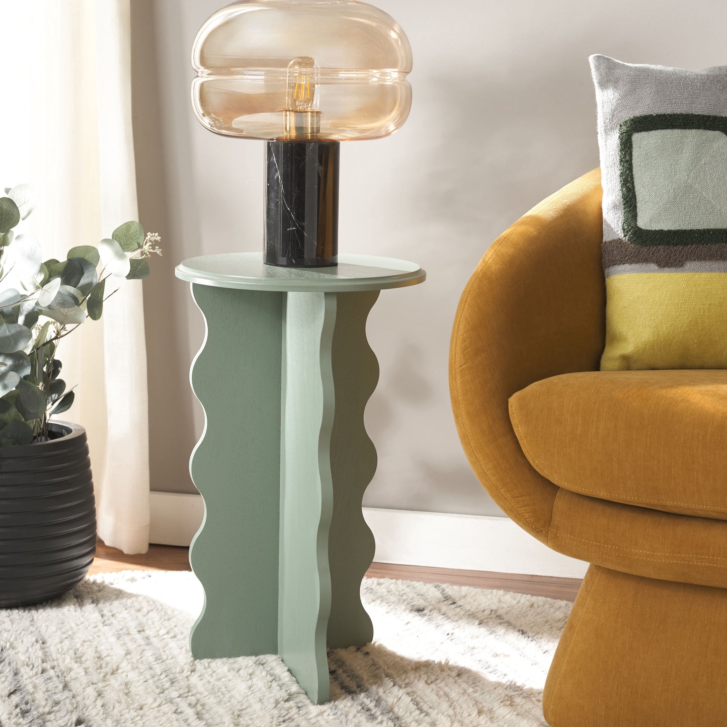 Safavieh Lilith Wavy Modern Wood Round End Table, Sage Green