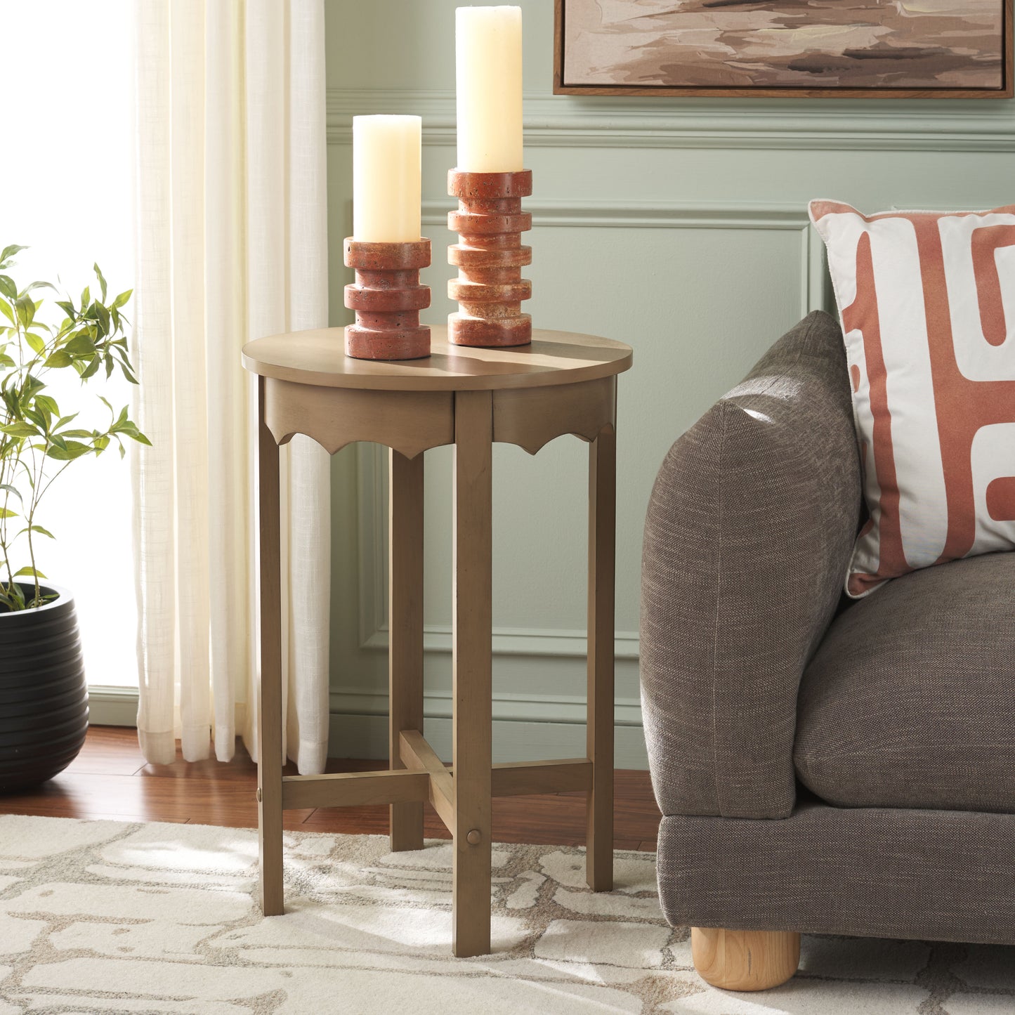 Safavieh Seraphina Traditional Wood Round End Table, Desert Brown