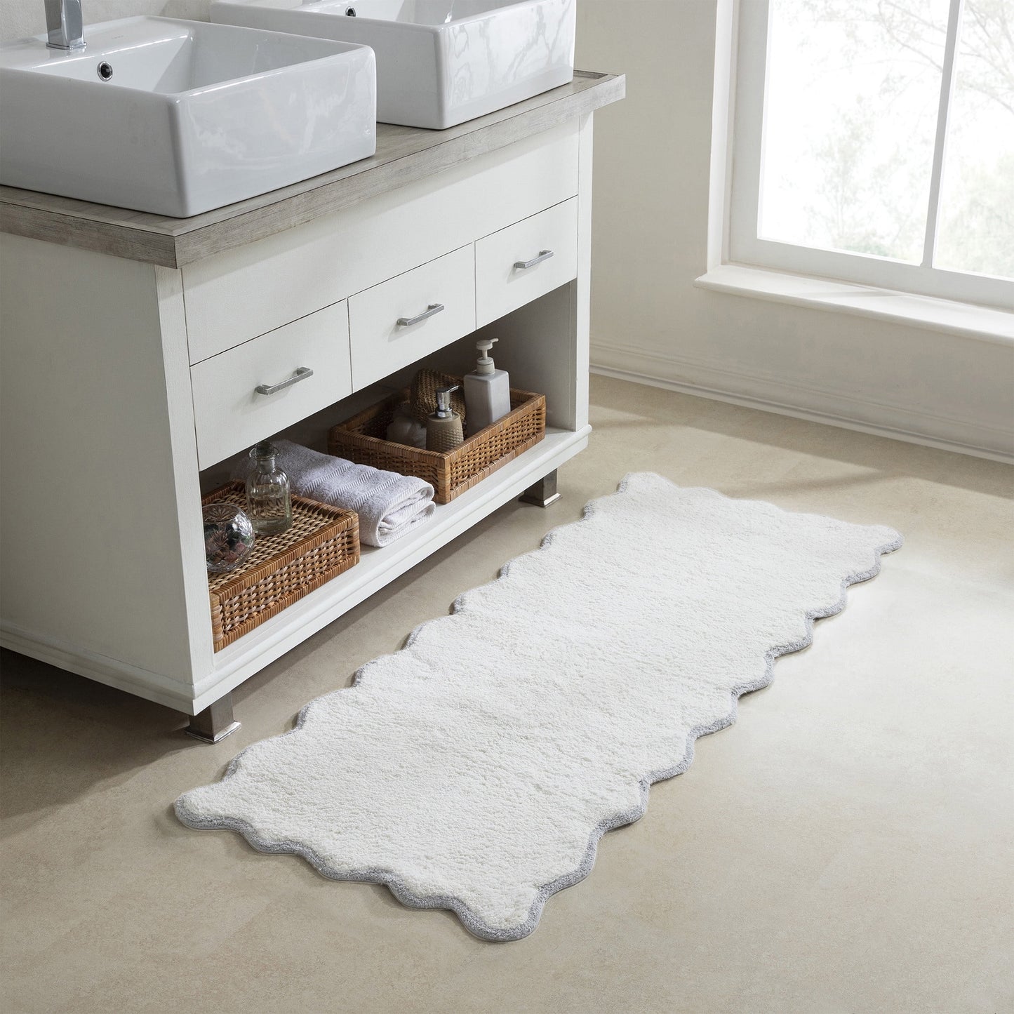 VCNY Home Scallop Blush Cotton Bath Rug, 21" x 34"