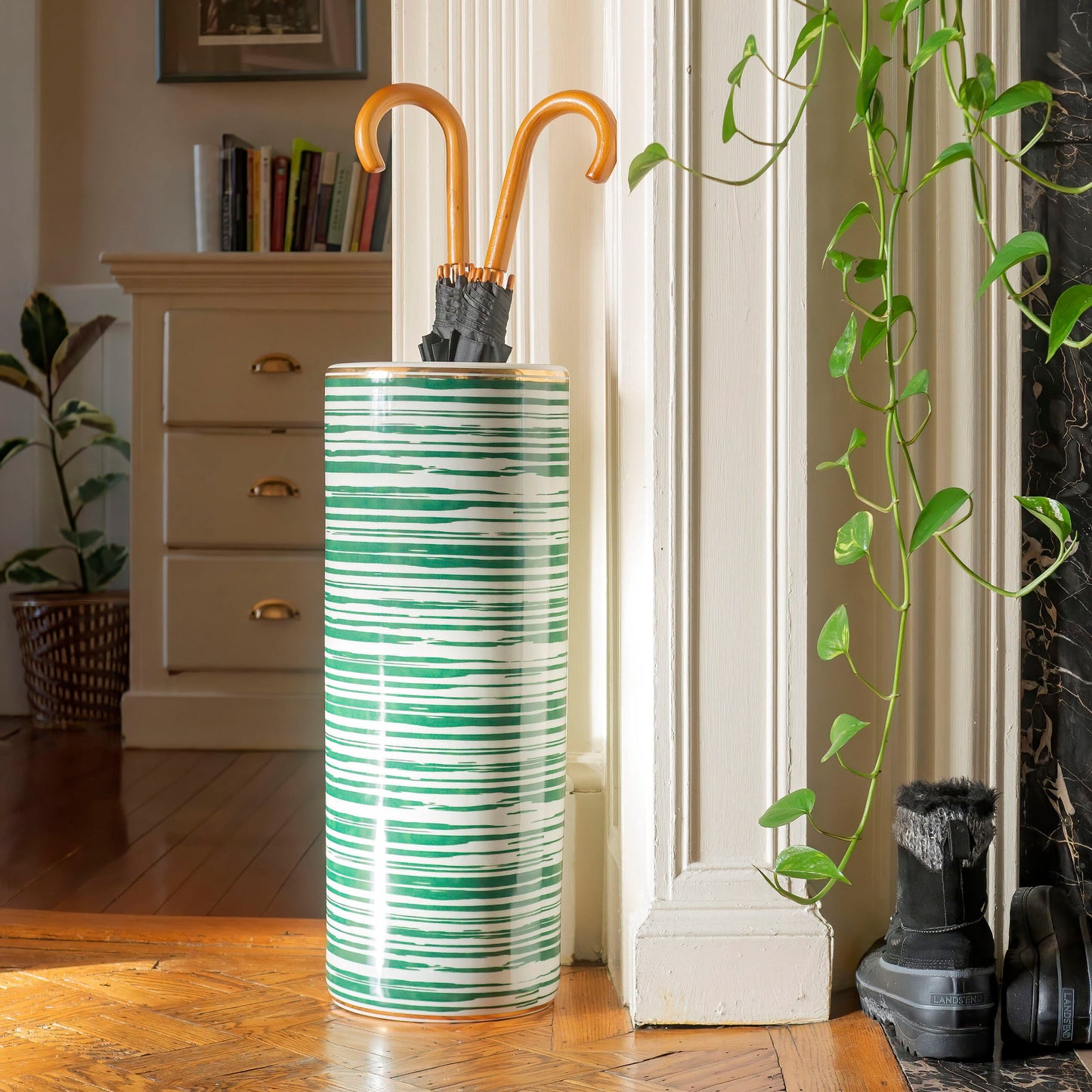 Red Lantern Paragero de Porcelana de 24" Celadon