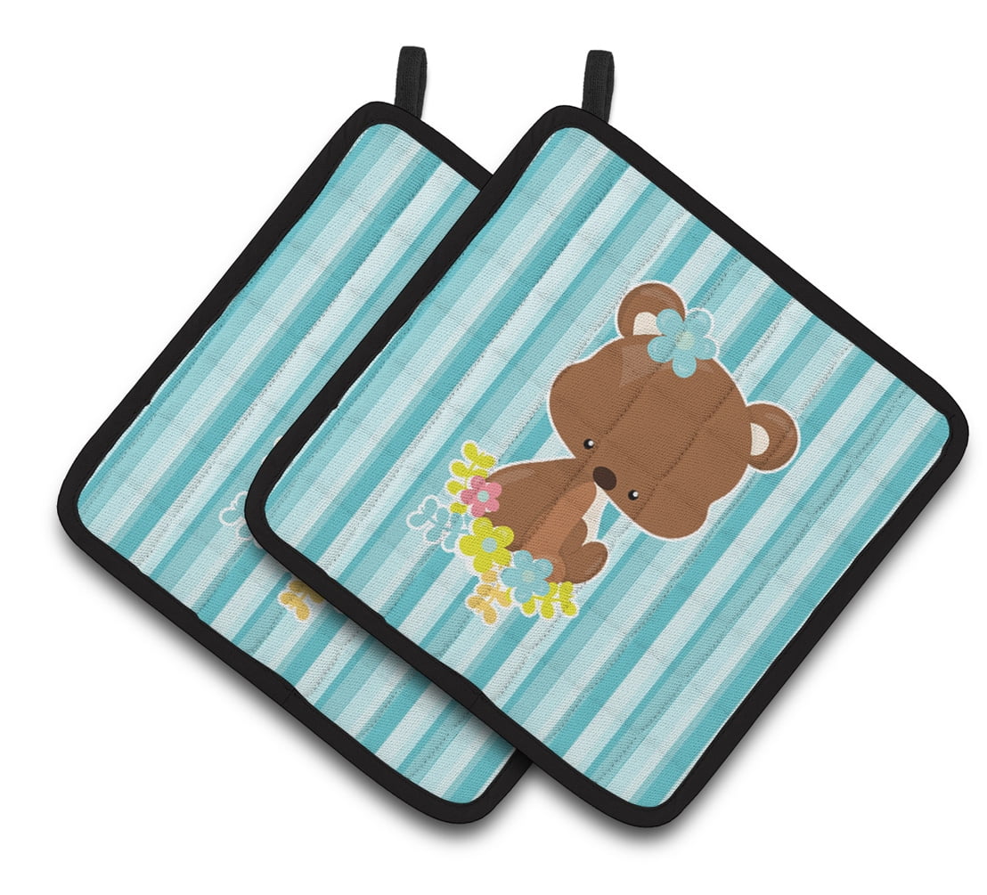 Caroline's Treasures Bear with Flowers Pair of Pot Holders