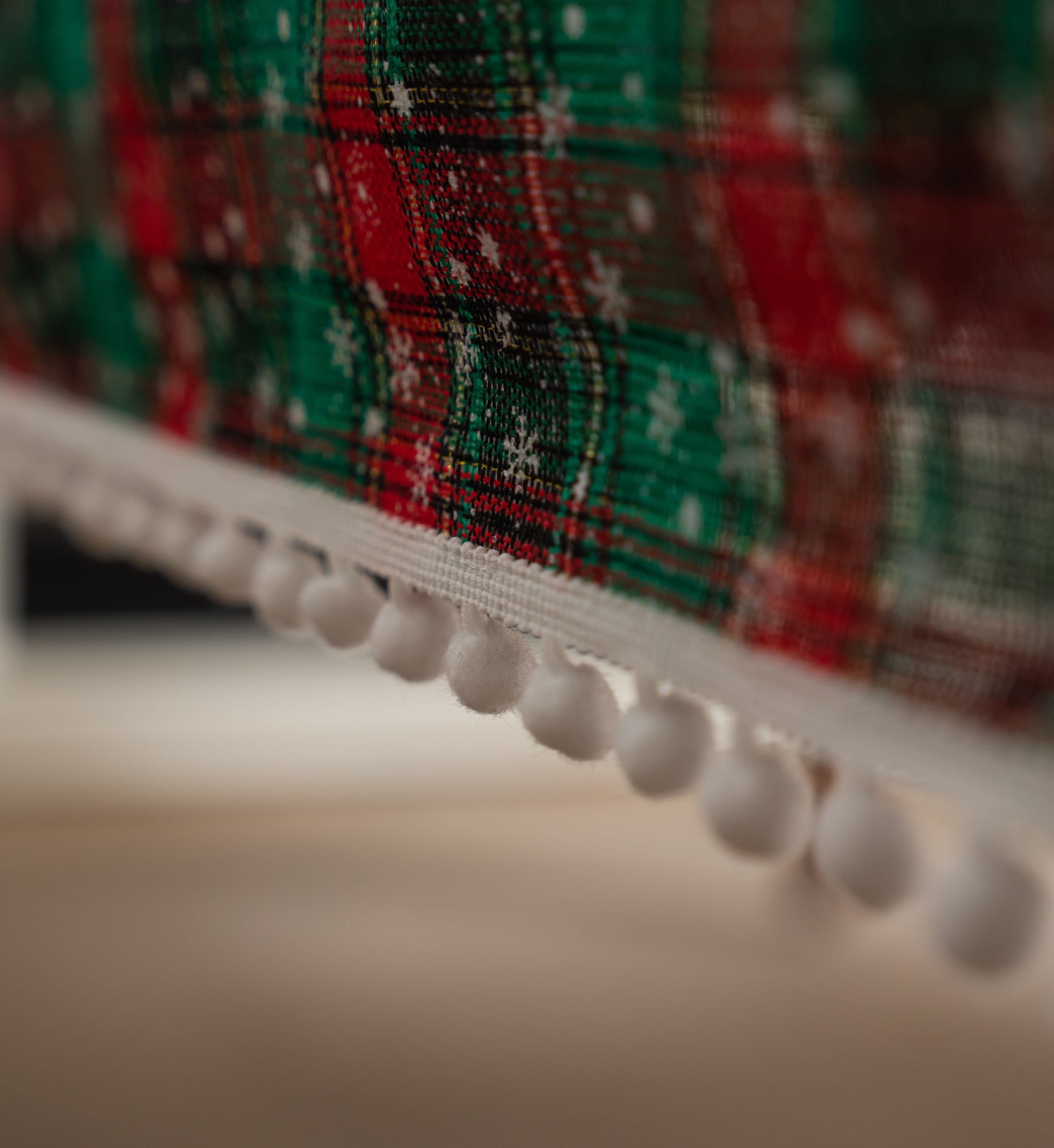 Christmas Plaid Tablecloth with Snowflake Pattern, 100% Terylene Waterproof Table Cover for Holiday Parties 59 x 70in