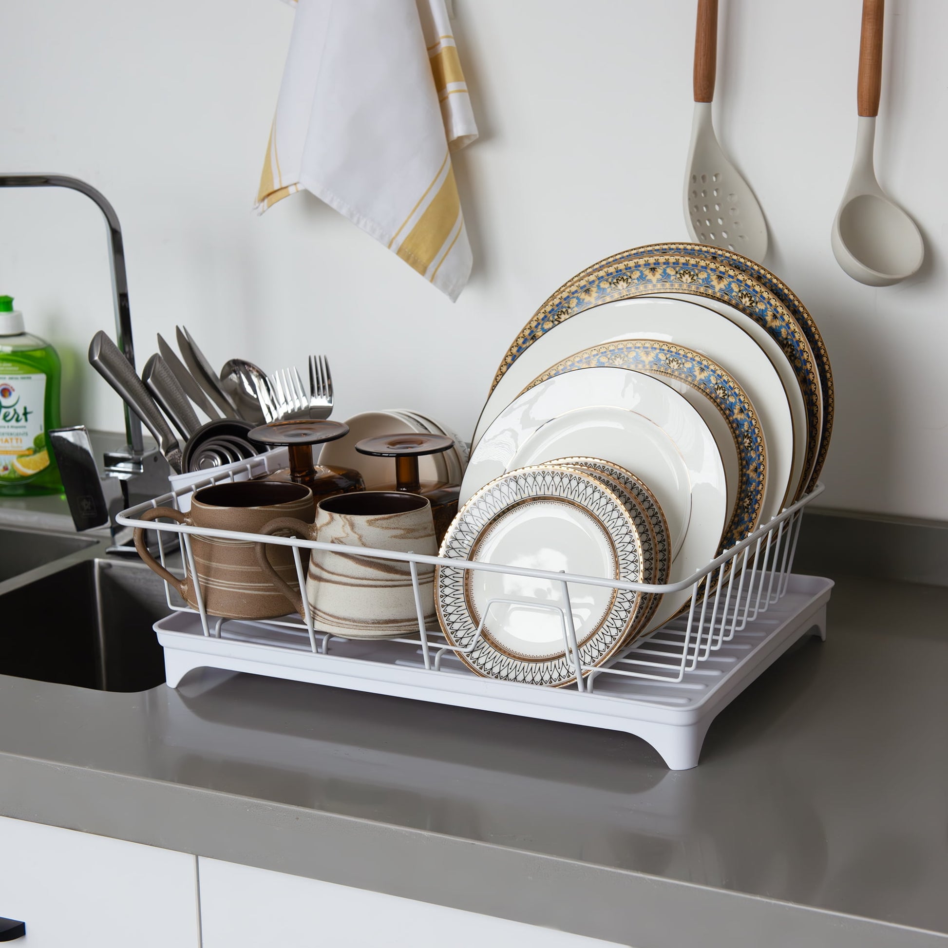 HUFTGOLD Kitchen Countertop Organizer Dish Rack with Drying Tray, White