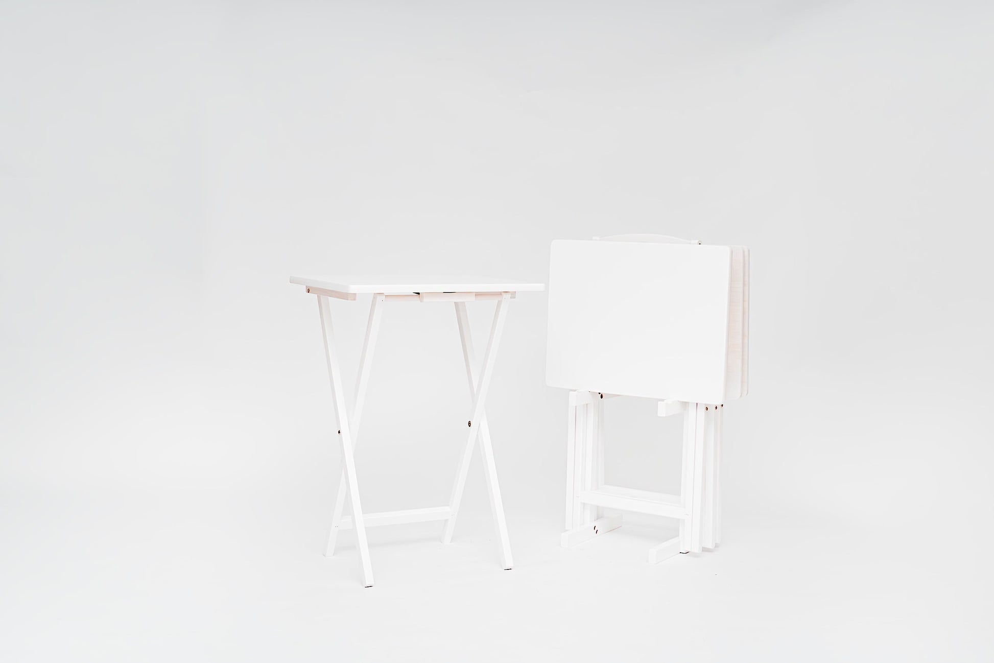 Mainstays 5-Piece Rubberwood Folding TV Tray Table Set of 4 with Storage Rack, White