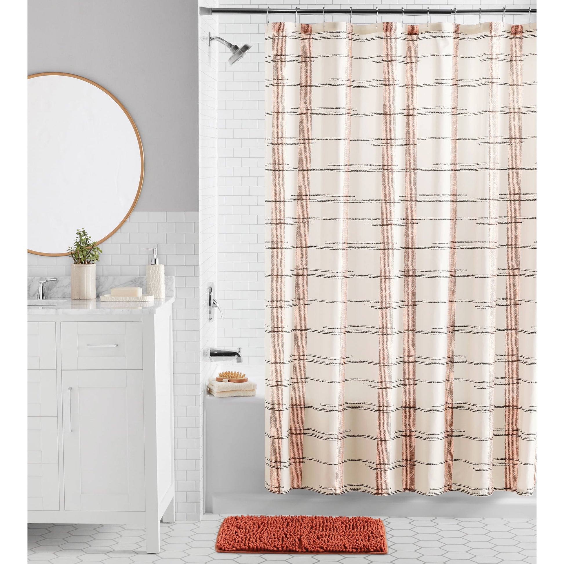 Mainstays Juego de Cortina de BaÃ±o a Cuadros Rojos â€“ Juego de BaÃ±o de 16 Piezas con Ganchos, Tapete de BaÃ±o, Dispensador de JabÃ³n y Bandeja â€“ CaÃ±Ã³n Rojo, Lavable a MÃ¡quina