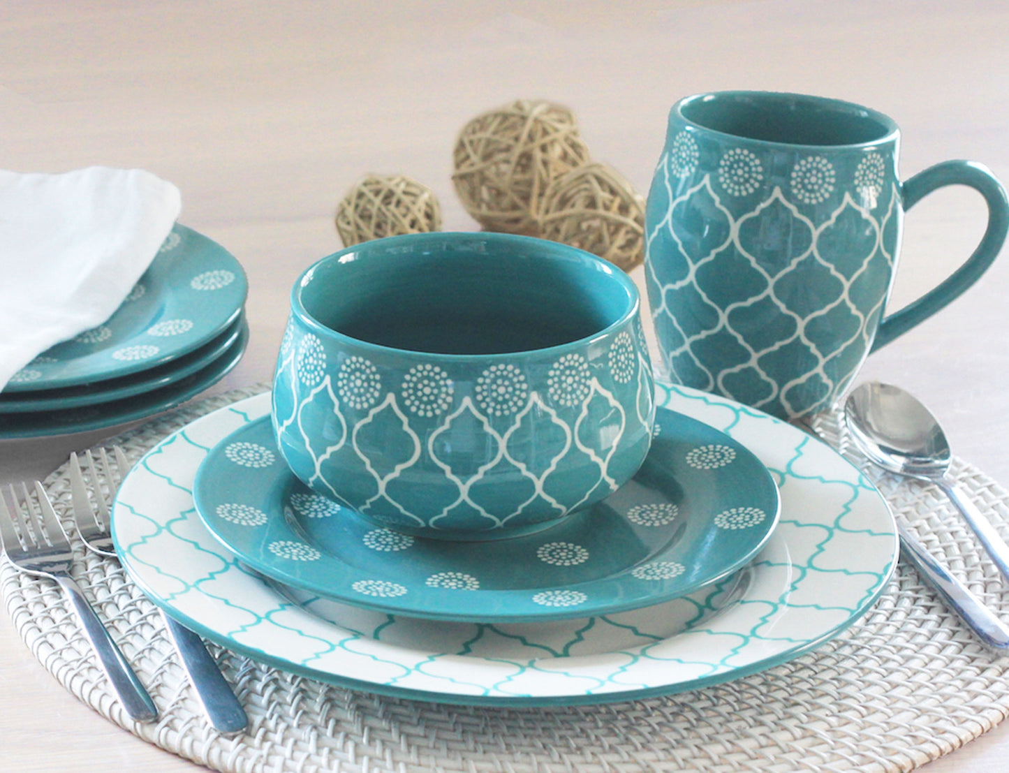 Marcela 16 Piece Stoneware Dinnerware Set, Turquoise Baum