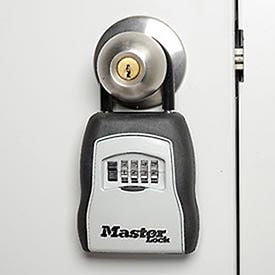 Master Lock 5400D Key Lock Box - Outdoor Lockbox for House Keys, Realtor Lock Box with Resettable Combination Code, Portable Key Safe Storage for Spare Keys, Hide-A-Key Secure Box, Black