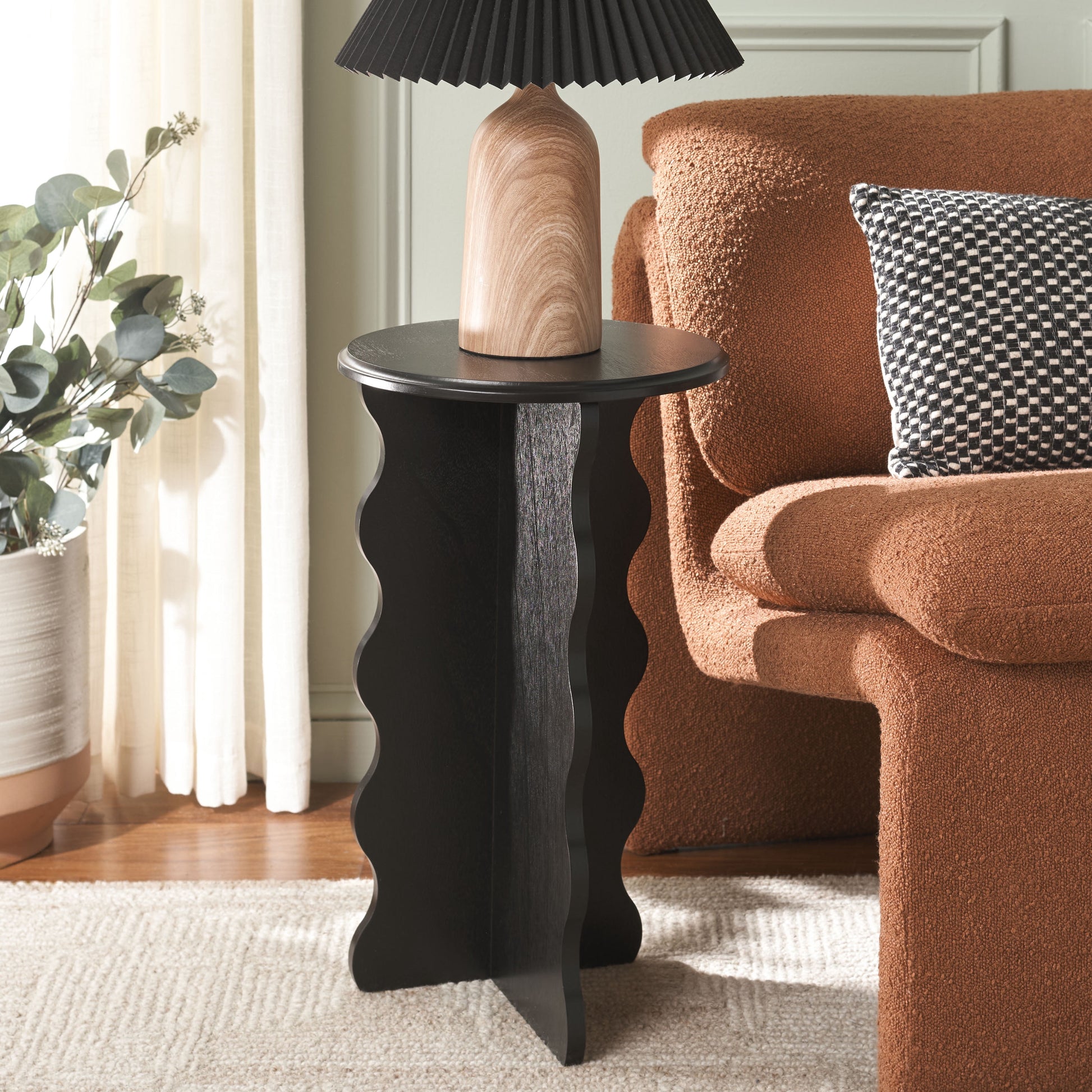 Safavieh Lilith Wavy Modern Wood Round End Table, Black