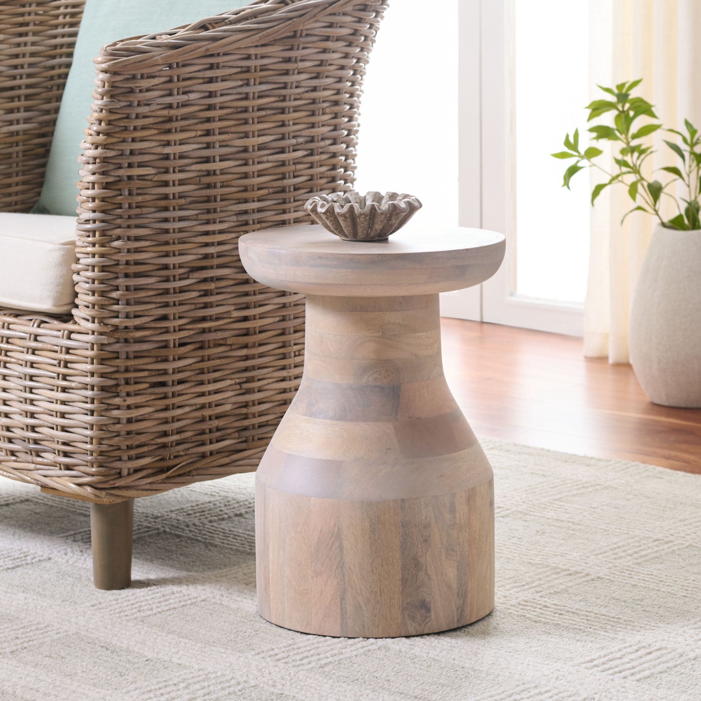 Safavieh Nestor Modern Wood Round End Table, White Wash