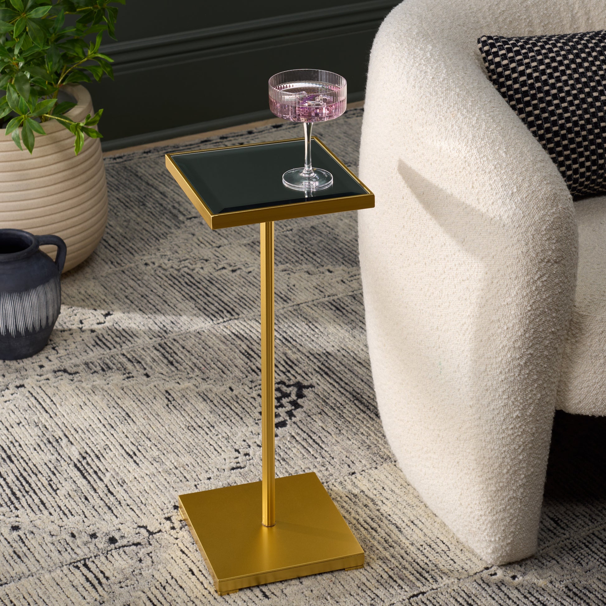 Safavieh Paku Modern Glass Side Table, Gold