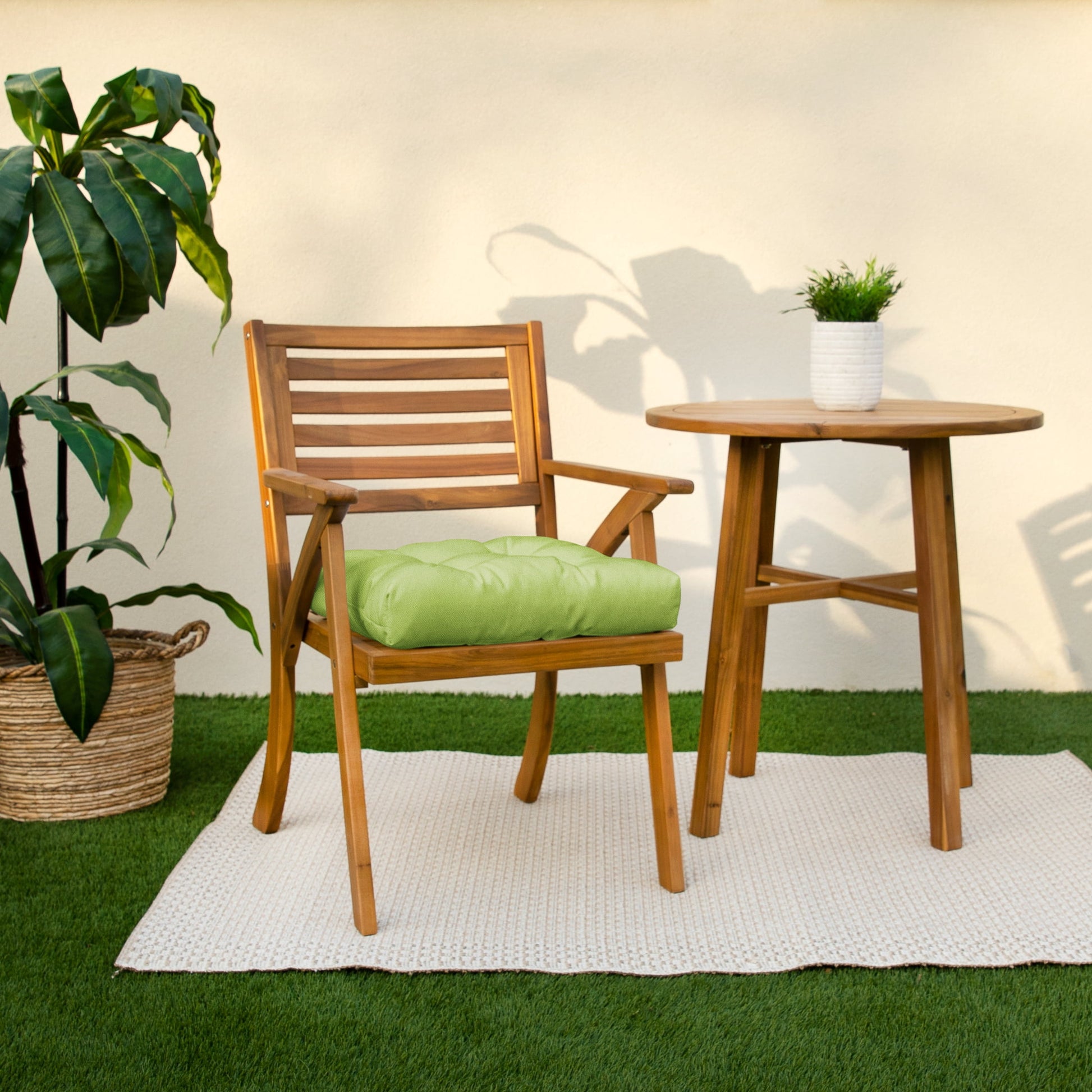 Sorra Home Apple Green Tufted Chair Cushion Round U-Shaped Back 16 x 16 x 3