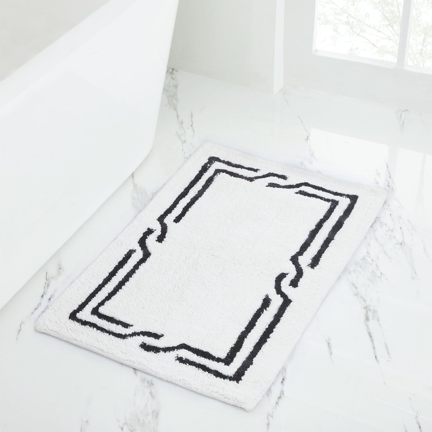 VCNY Home Border White/Black Cotton Viscose Bath Rug, 21" x 34"